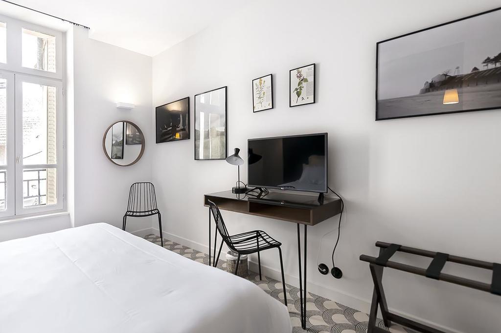 Urban Style Hotel Des Carmes Орийак Экстерьер фото