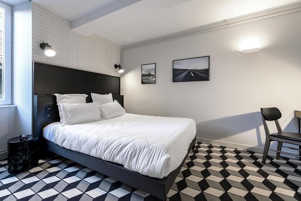 Urban Style Hotel Des Carmes Орийак Экстерьер фото